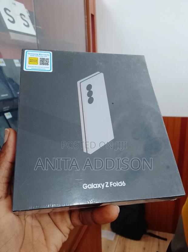 New Samsung Galaxy Z Fold6 256 GB Blue · Photo 2
