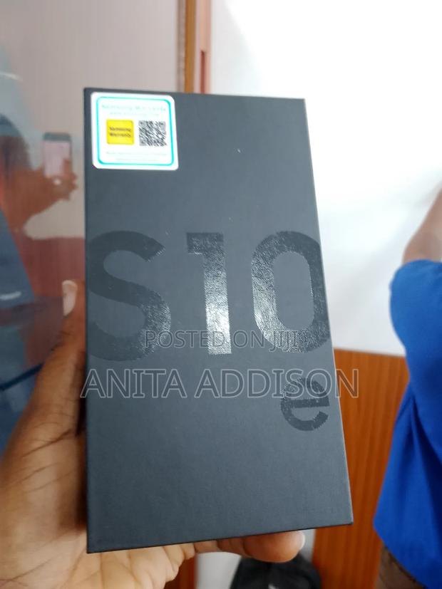 New Samsung Galaxy S10e 256 GB Black · Photo 1