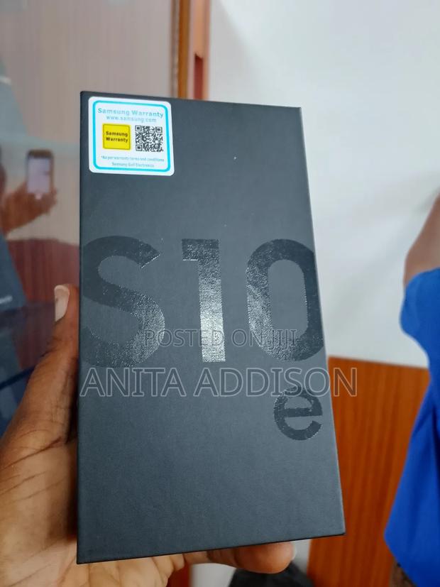 New Samsung Galaxy S10e 256 GB Black · Photo 3