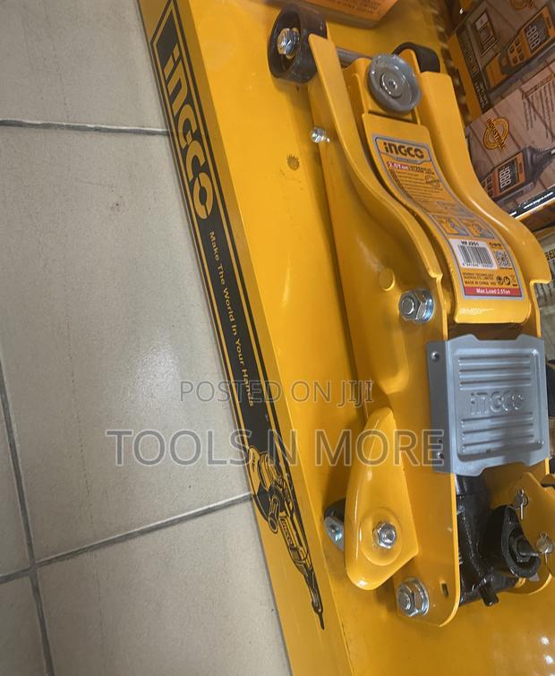 Ingco Hydraulic Floor Jack 2.5t · Photo 3