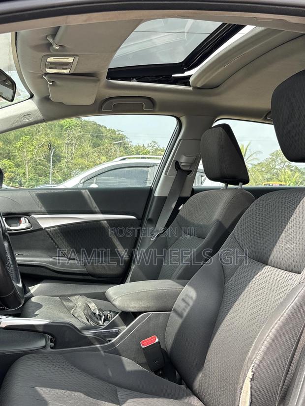 Honda Civic EX 4dr Sedan (1.8L 4cyl CVT) 2015 Black · Photo 6