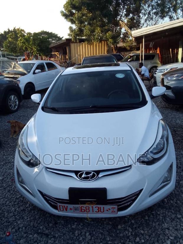 Hyundai Elantra SE Sedan FWD (1.8L 4cyl 6A) 2016 White · Photo 4
