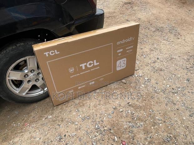 TCL 43” Streamcore Smart Television · Photo 1