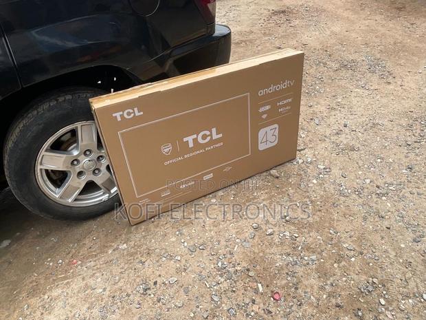 TCL 43” Streamcore Smart Television · Photo 2