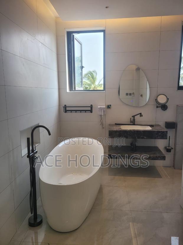 5bdrm Mansion in Tse Addo, Tseaddo for sale · Photo 2