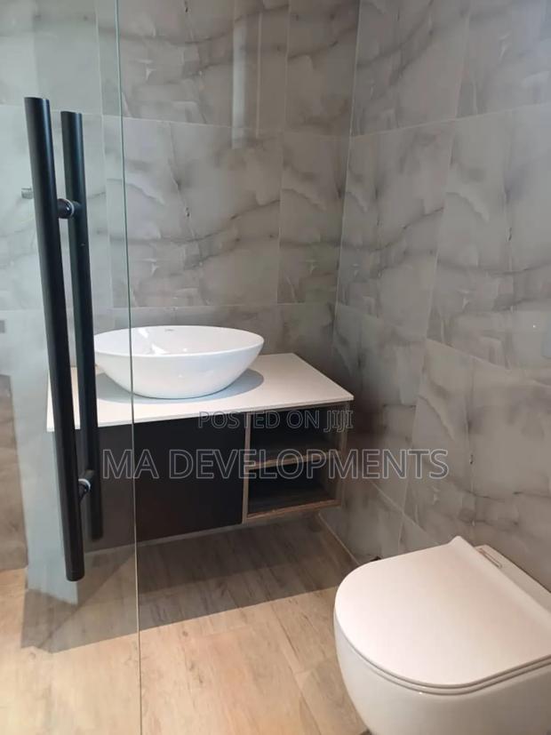 5bdrm House in Madev Realty, Kwabenya for sale · Photo 5