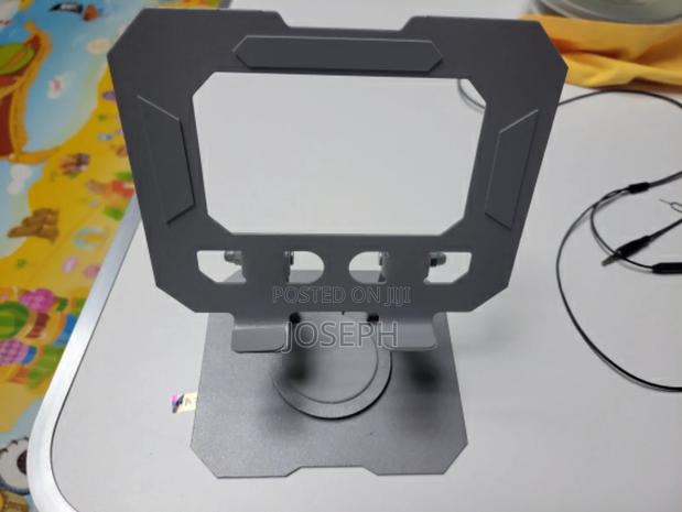 iPad Rotating Stand · Photo 1
