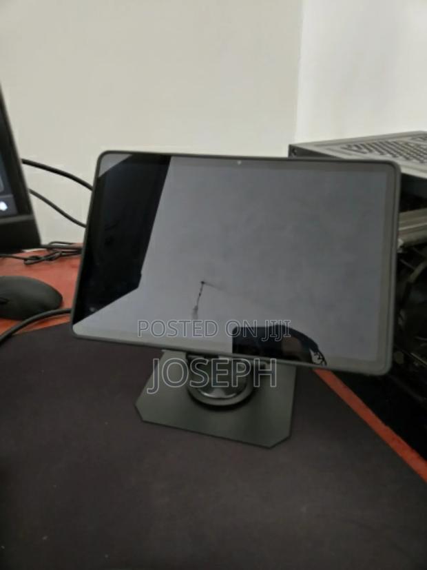 iPad Rotating Stand · Photo 3