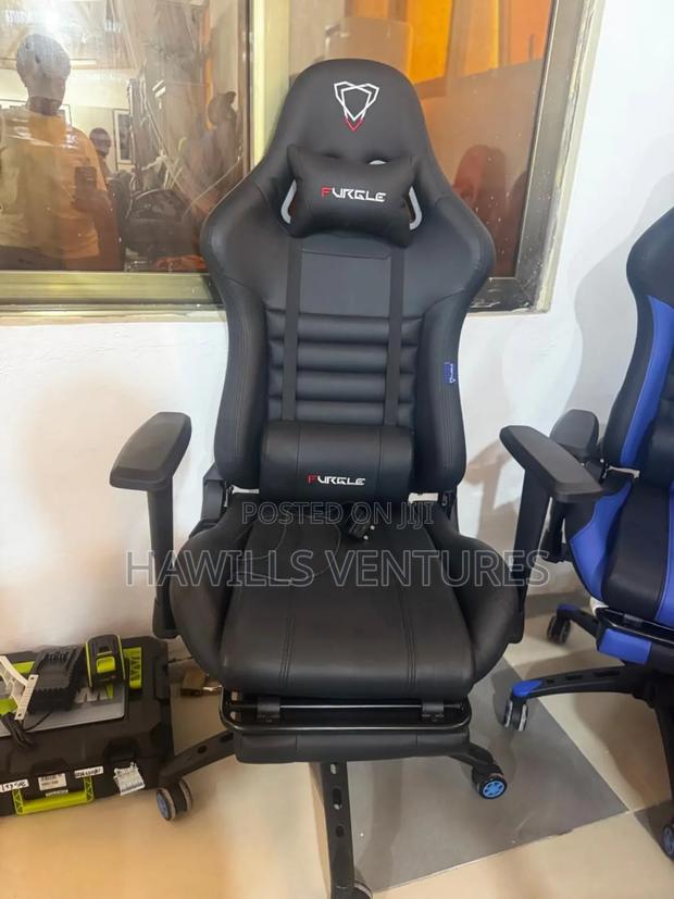 Gaming Adjustable Chair · Photo 1