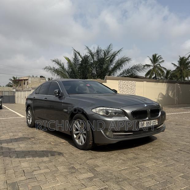 BMW 523i 2013 Gray · Photo 5