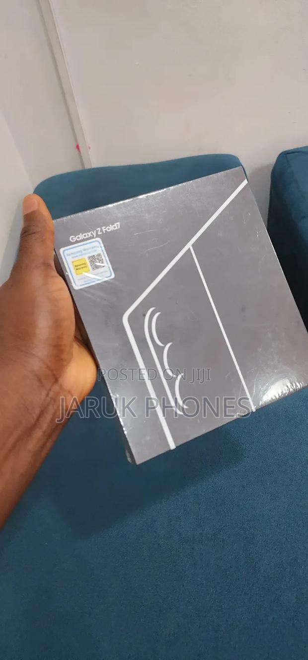 New Samsung Galaxy Z Fold7 256 GB Gray · Photo 2