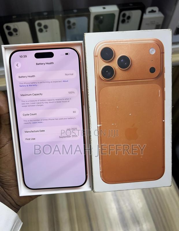 Apple iPhone 17 Pro Max 256 GB Orange · Photo 3