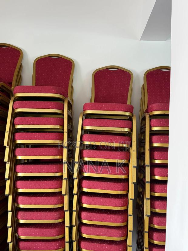 Red Auditorium Chairs · Photo 2
