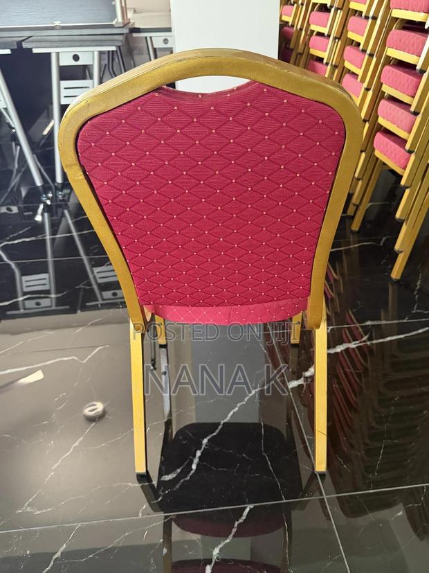 Red Auditorium Chairs · Photo 4