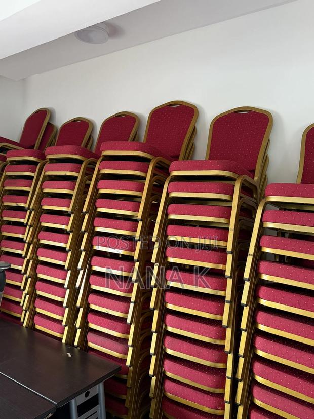 Red Auditorium Chairs · Photo 3