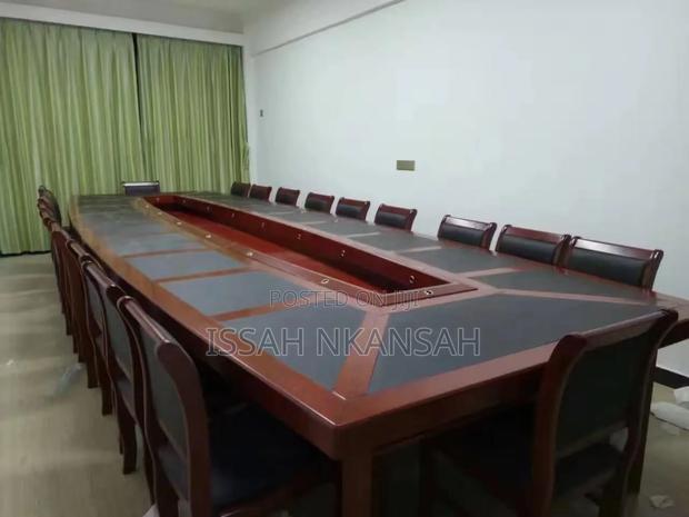 20 Sitter Wood Conference Table · Photo 1