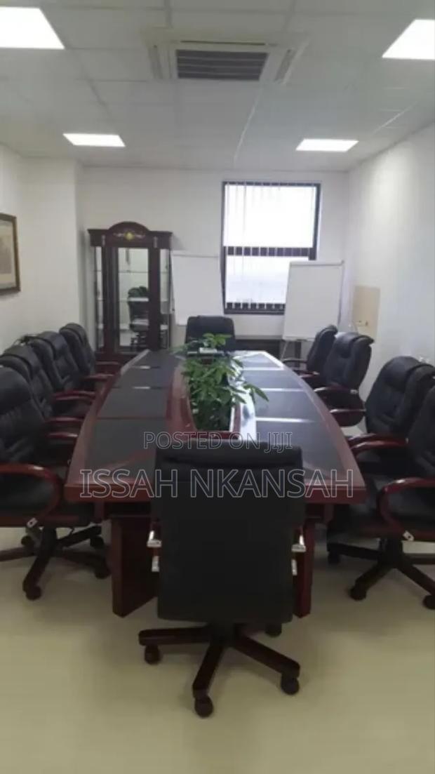 20 Sitter Wood Conference Table · Photo 2