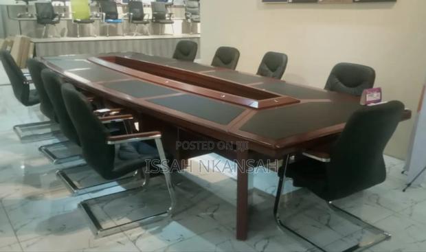 20 Sitter Wood Conference Table · Photo 3