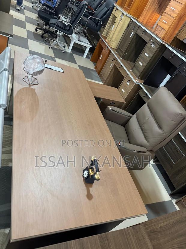 Executive Office Desk · Photo 2