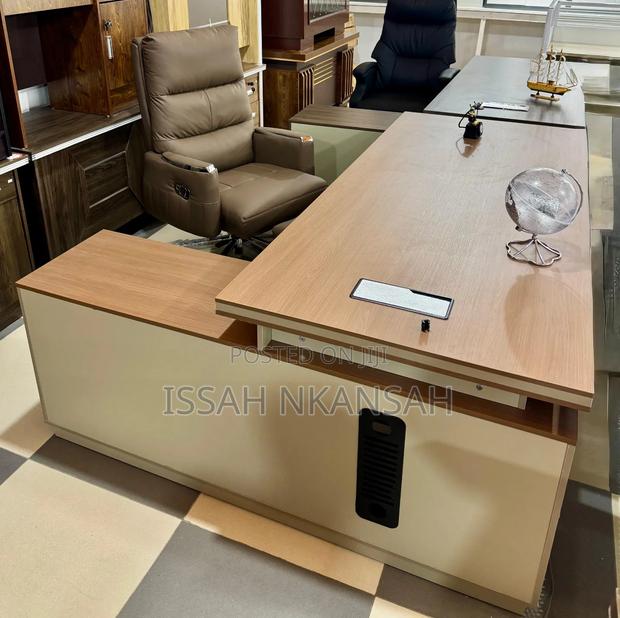 Executive Office Desk · Photo 1