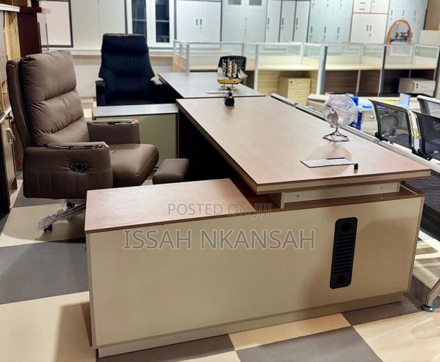 Executive Office Desk · Photo 3