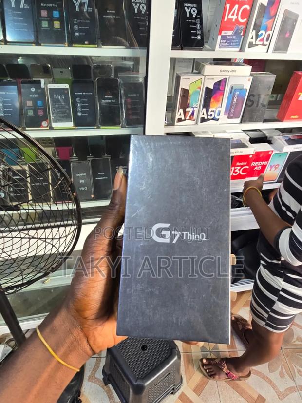 New LG G7 ThinQ 64 GB Black · Photo 1