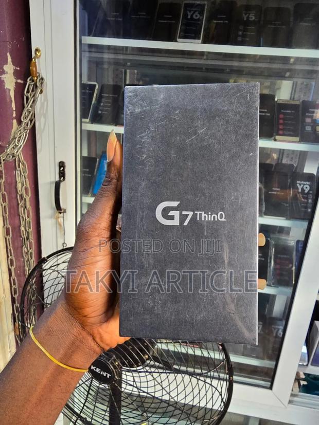 New LG G7 ThinQ 64 GB Black · Photo 2