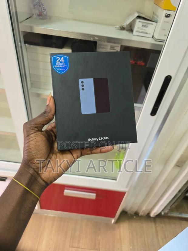 New Samsung Galaxy Z Fold 5 512 GB Black · Photo 1