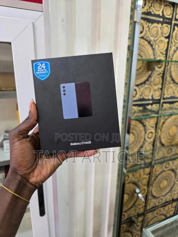 New Samsung Galaxy Z Fold 5 512 GB Black · Photo 2