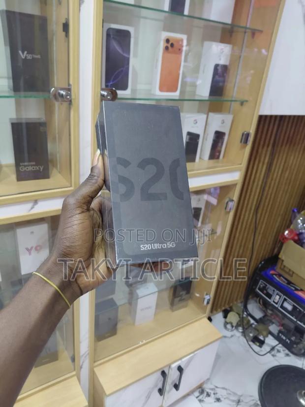 New Samsung Galaxy S20 Ultra 5G 256 GB Black · Photo 2