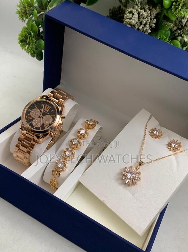 Michael Kors Designer Watch Set for Ladies · Photo 3