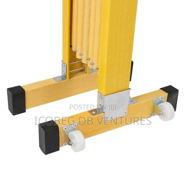 Expandable Fiber Barricade With Wheels/ Fence/Barrier · Photo 2