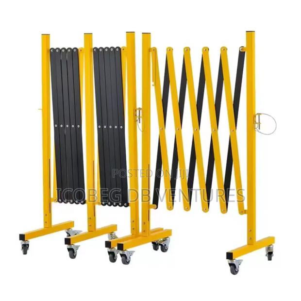 Expandable Fiber Barricade With Wheels/ Fence/Barrier · Photo 4