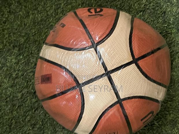 Molten Basketball · Photo 1