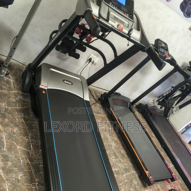 Treadmill 130kg With Massager Incline With Bluetooth · Photo 1