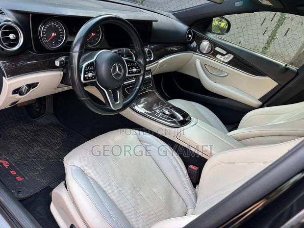 Mercedes-Benz E300 2018 Black · Photo 1
