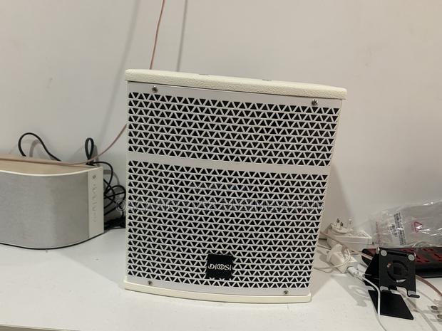 Fr-108 8-Inch Full-Range Wall Mount Speaker · Photo 1
