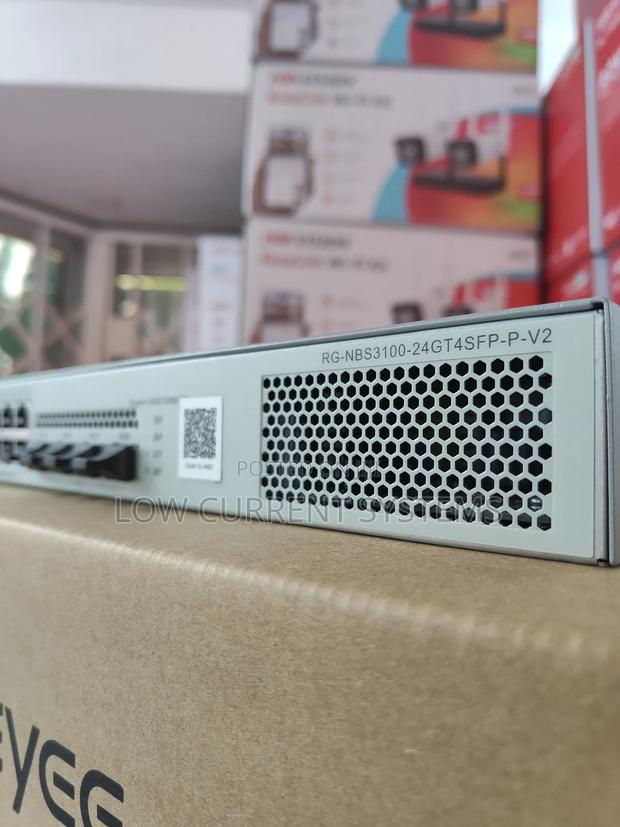 Ruijie 24port Gigabit Cloud Managed Poe+ Switch 4 Sfps 370w · Photo 3