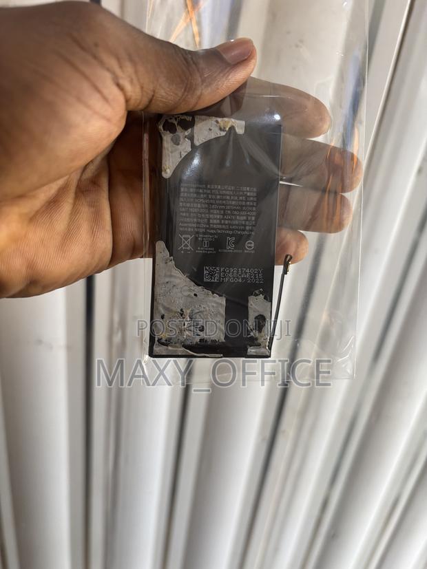 Icloud Batteries for All iPhones · Photo 2