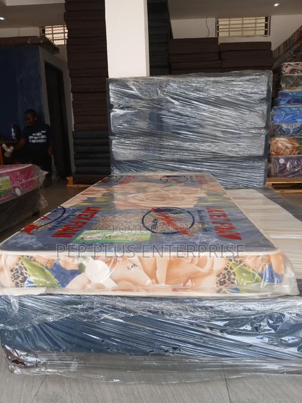 5" High Density Single Size Mattress · Photo 3