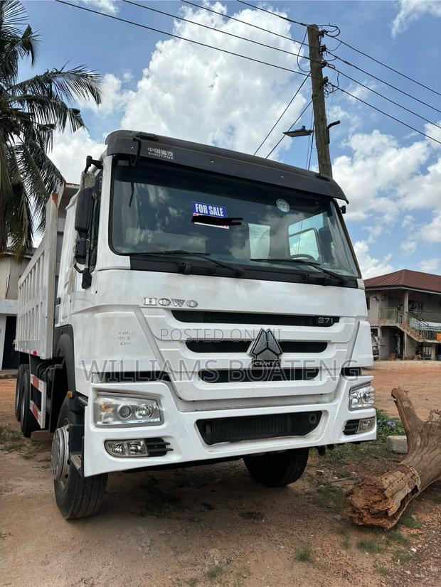 Foreign Used Sintotruk Howo 371 · Photo 1