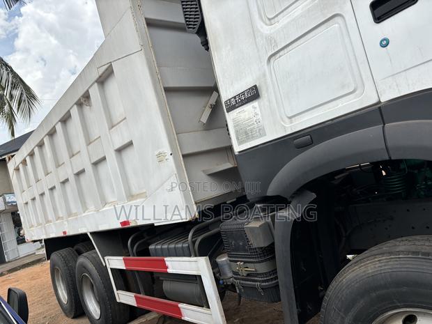 Foreign Used Sintotruk Howo 371 · Photo 5