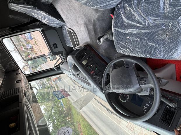 Foreign Used Sintotruk Howo 371 · Photo 2