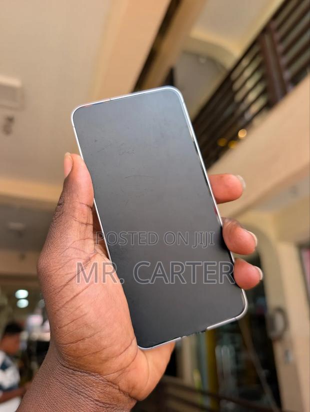 New Samsung Galaxy S25 256 GB Gray · Photo 8