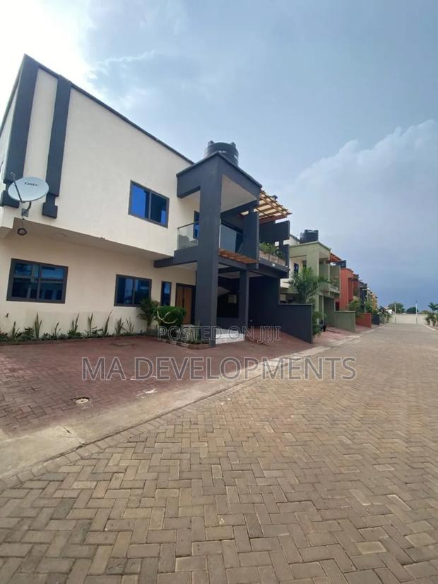 4bdrm Townhouse / Terrace in Madev Realty, Achimota for rent · Photo 1