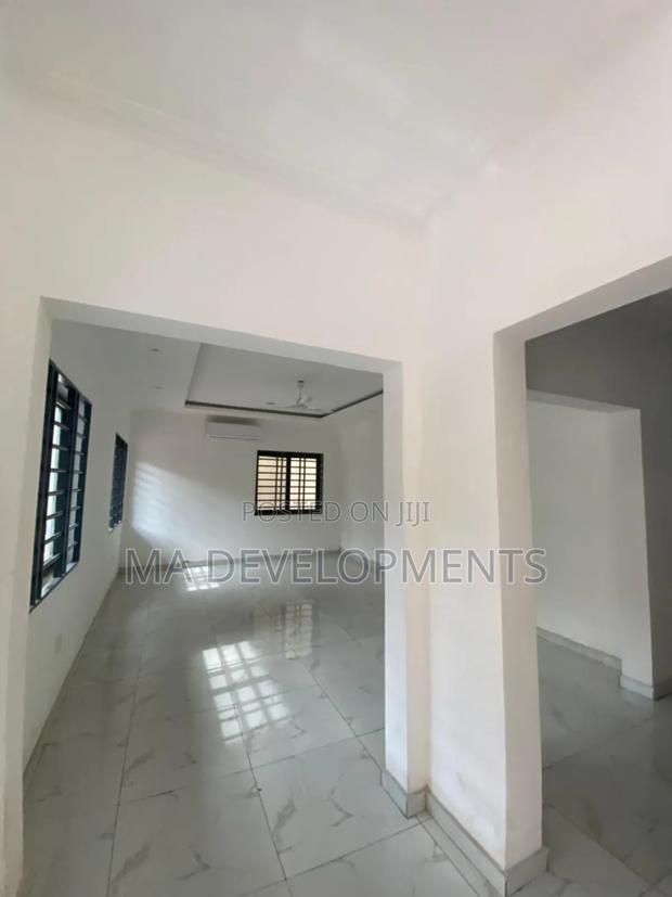 4bdrm Townhouse / Terrace in Madev Realty, Achimota for rent · Photo 4