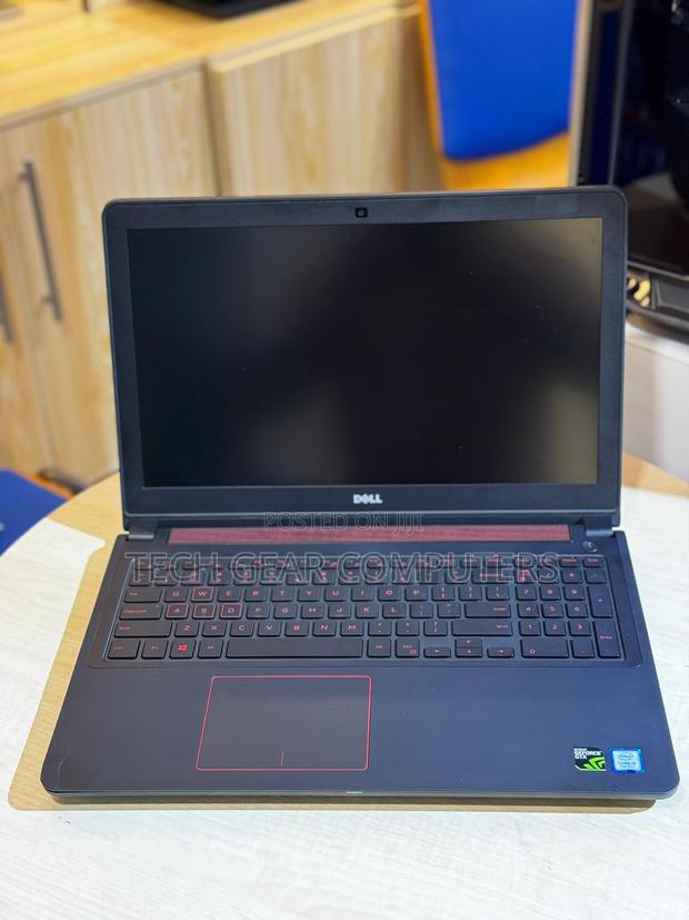 Laptop Dell Inspiron 15 5577 16GB Intel Core i7 HDD+SSD 1T · Photo 3