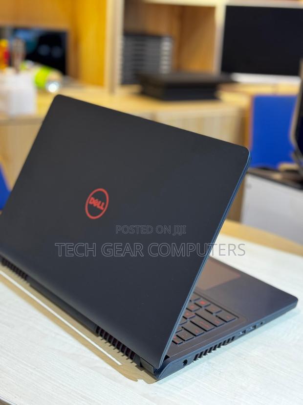 Laptop Dell Inspiron 15 5577 16GB Intel Core i7 HDD+SSD 1T · Photo 4