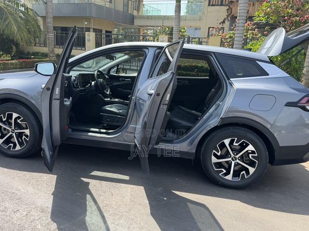 Kia Sportage EX 2023 Gray · Photo 6