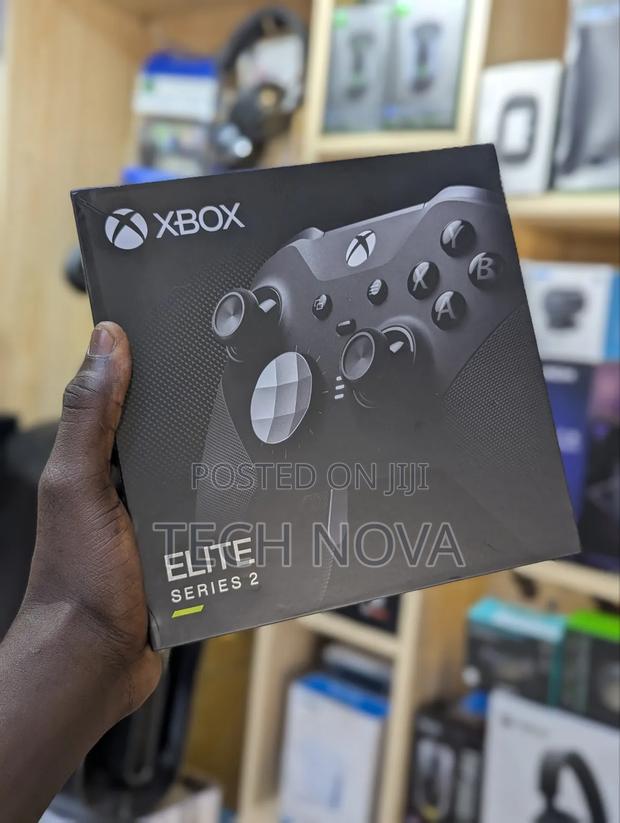 Xbox Elite Series 2 Core Wireless Gaming Controller · Photo 1